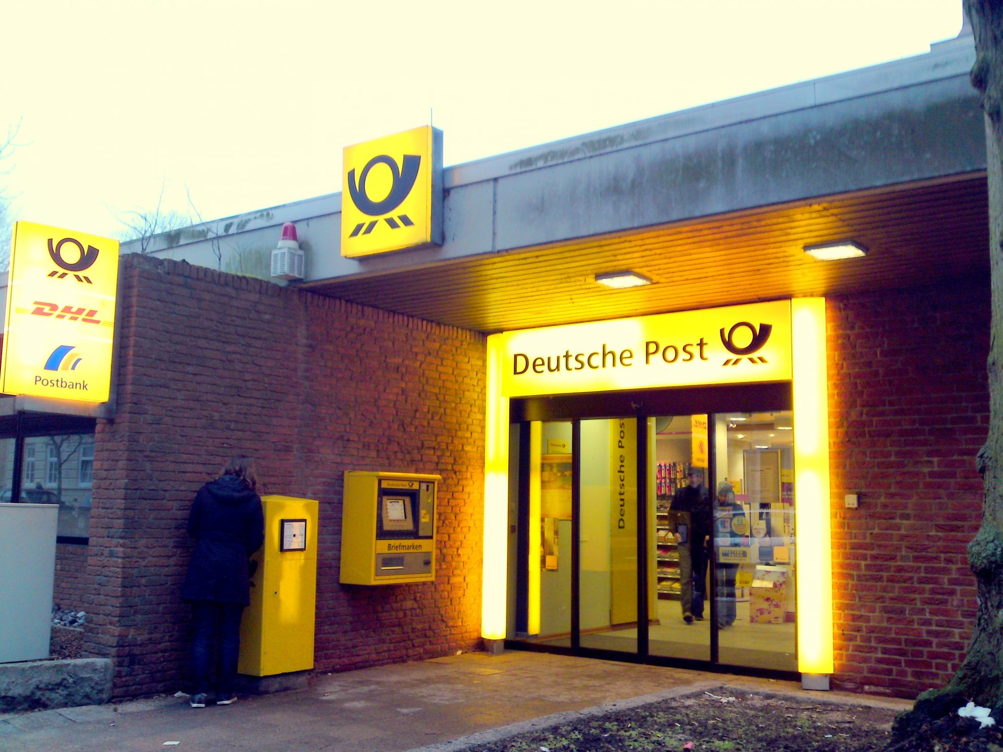 Über 2.000 Unterschriften für Erhalt der Postfiliale Wrangelstraße › SPD in Kiel