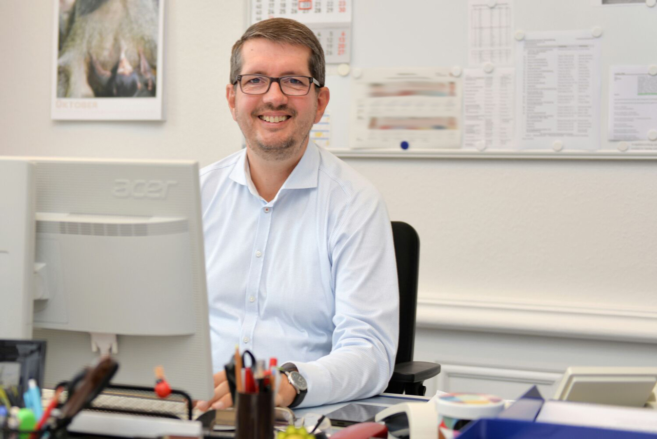 Dirk Lerche am Computerarbeitsplatz