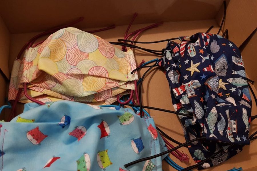 3 Schutzmasken aus buntem Stoff