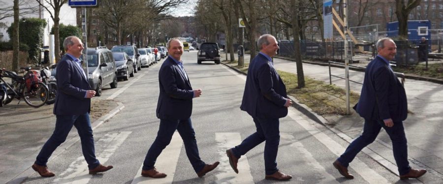 Mathias Stein auf dem Zebrastreifen