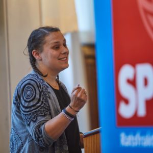 Annika Schütt am Redepult